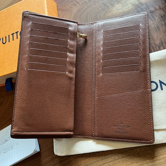 Louis Vuitton Brazza Wallet - Picture 3 of 16